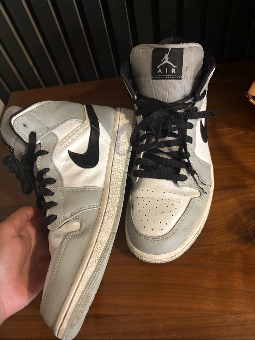 Nike Air Jordan 1 Mid Light Smoke Grey